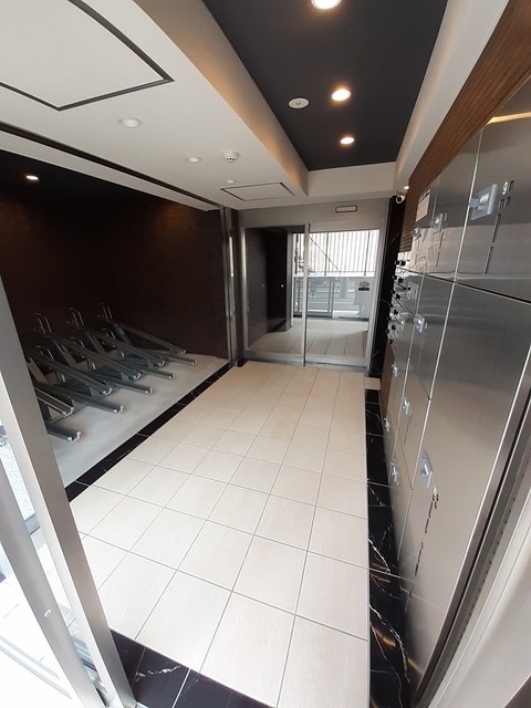 14/20 エントランス