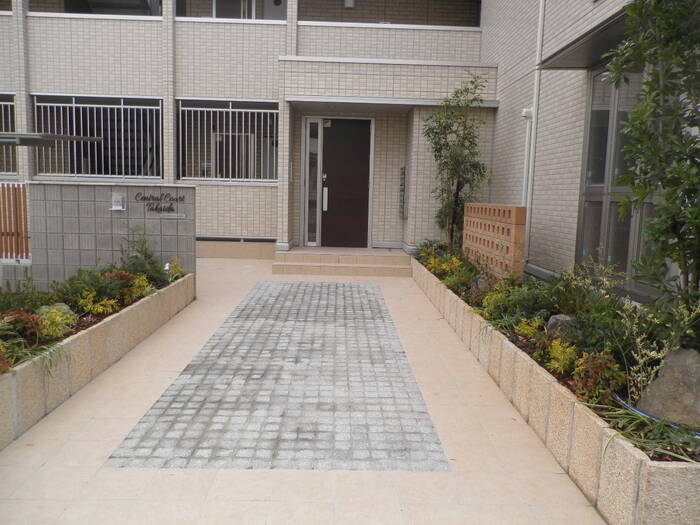 18/20 エントランス