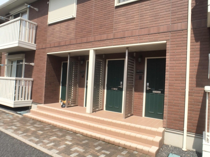 18/28 エントランス