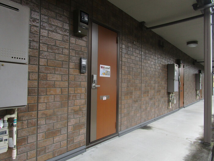 18/21 エントランス