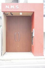 16/20 エントランス