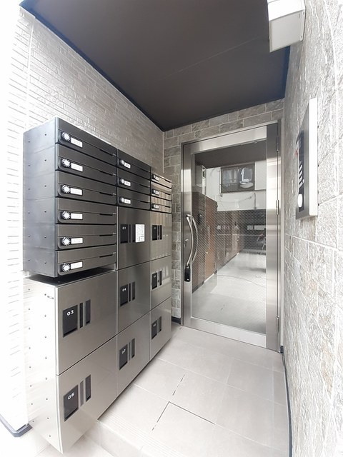 14/20 エントランス