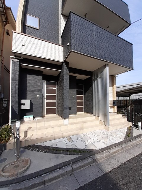 14/20 エントランス