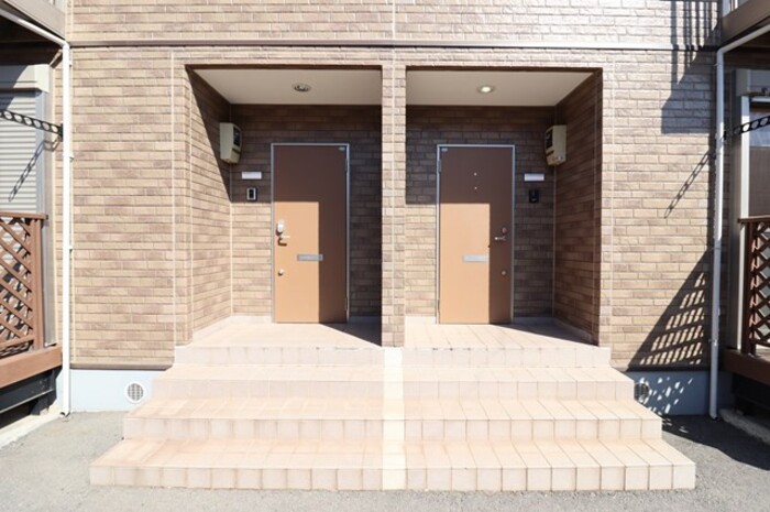 18/19 エントランス