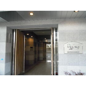 16/16 エントランス