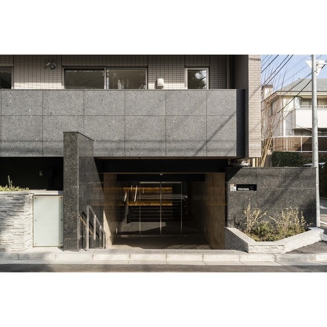 2/2 エントランス