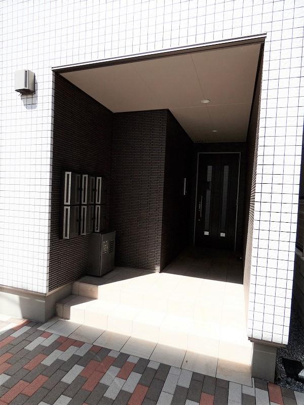 14/14 エントランス