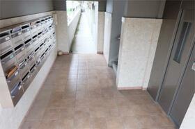 15/22 エントランス