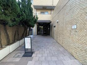 17/26 エントランス