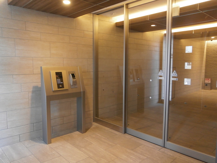 15/30 エントランス