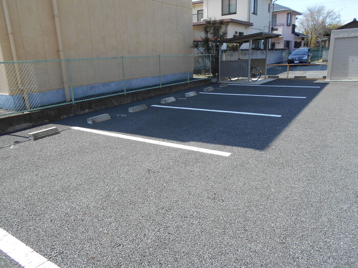 16/17 駐車場