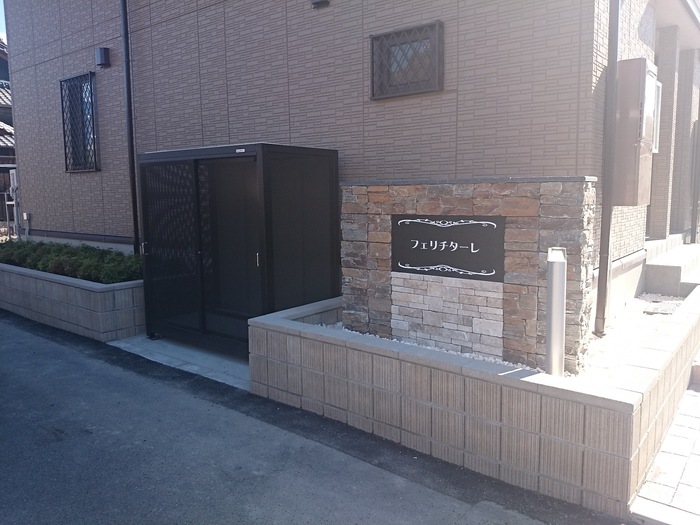 19/23 エントランス