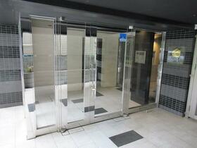 16/16 エントランス