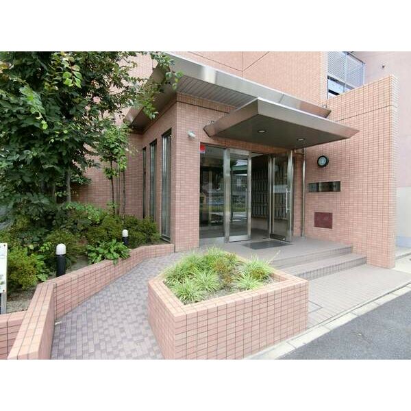 20/30 エントランス