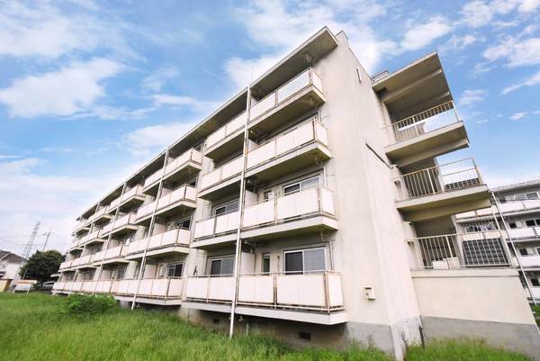 ビレッジハウス茂呂1号棟の外観