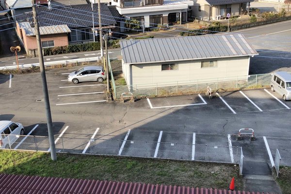 16/16 駐車場
