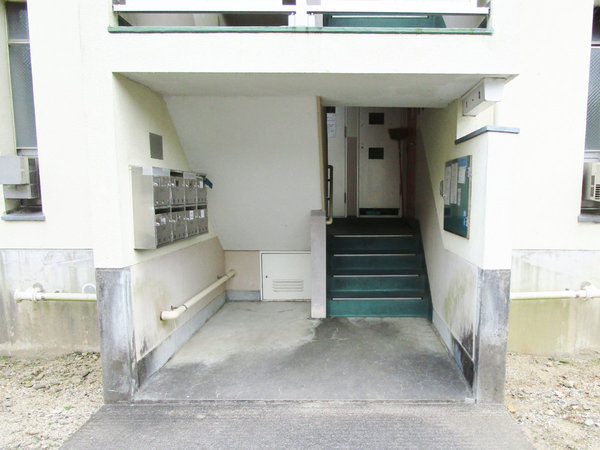 2/4 エントランス