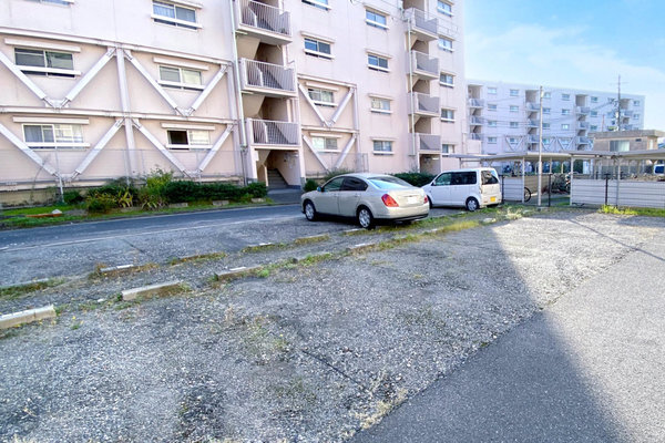 16/21 駐車場