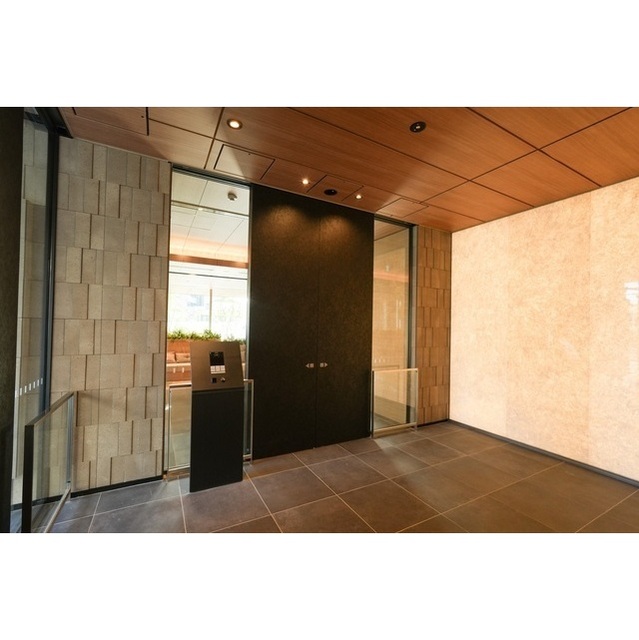 15/19 エントランス