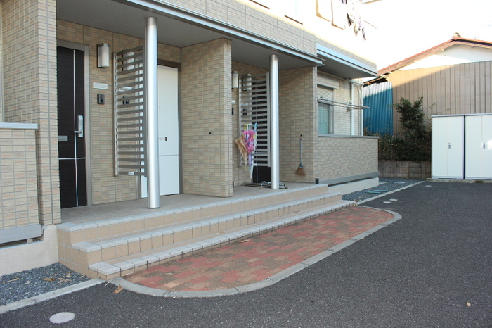 19/27 エントランス