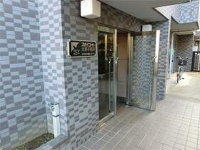 16/16 エントランス