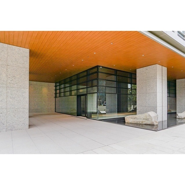 18/26 エントランス