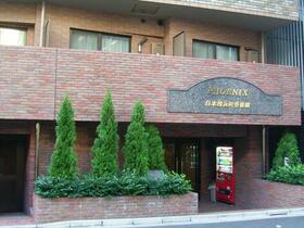 16/16 エントランス