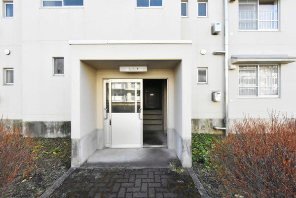 15/17 エントランス