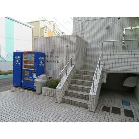 16/16 エントランス