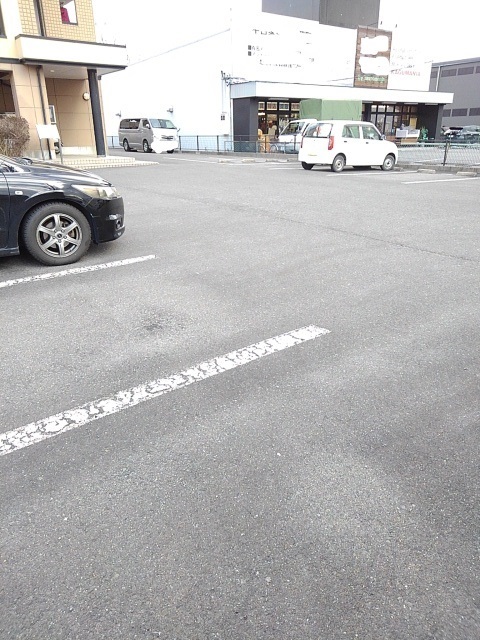 13/21 駐車場