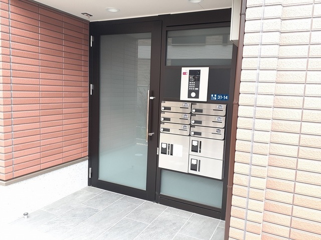 14/20 エントランス