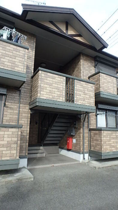 19/27 エントランス