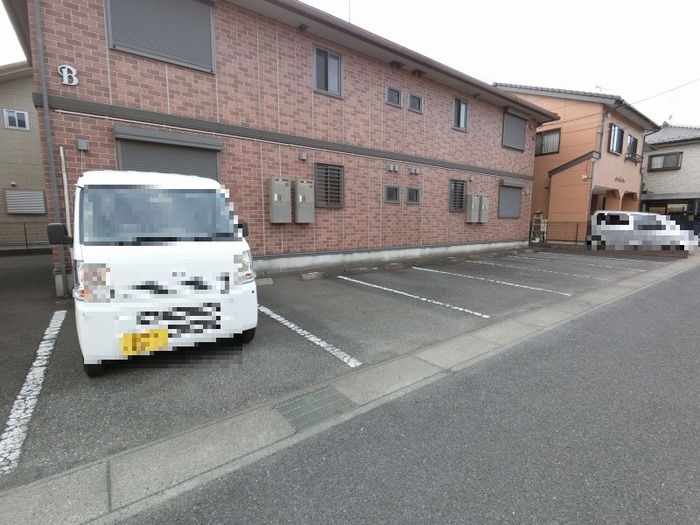 20/28 駐車場