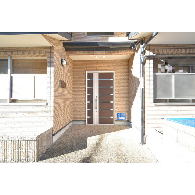 25/26 エントランス