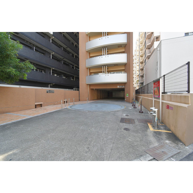 25/30 エントランス