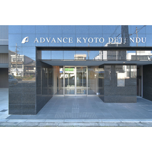 26/30 エントランス