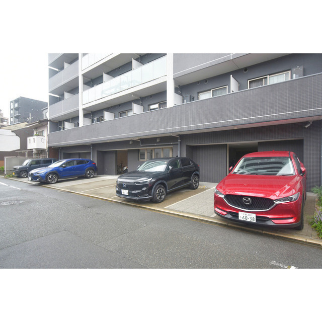 22/30 駐車場