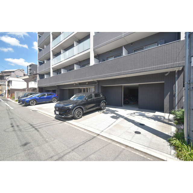 13/23 駐車場