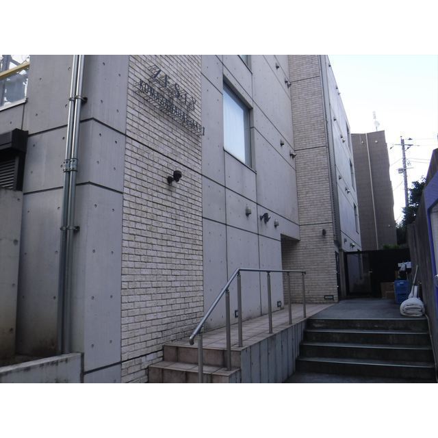 22/30 エントランス