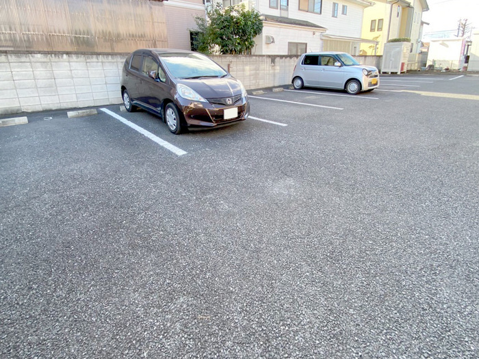 20/28 駐車場