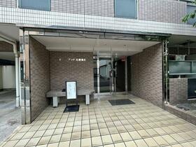 15/17 エントランス