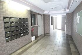 16/17 エントランス