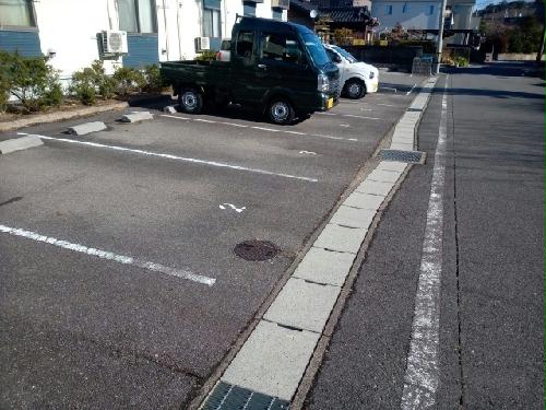 22/30 駐車場
