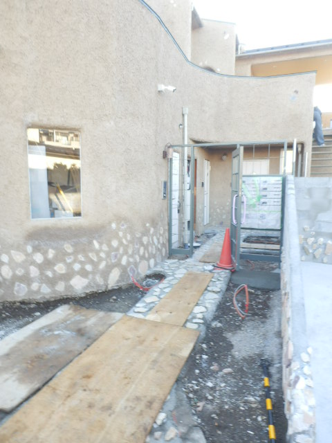 21/30 エントランス