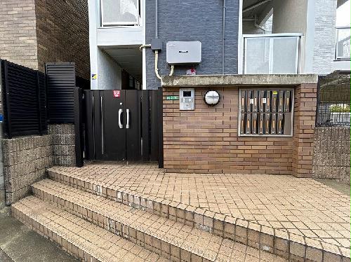 2/2 エントランス