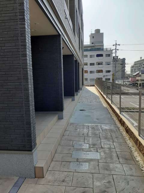 14/20 エントランス