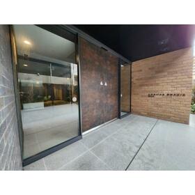 13/16 エントランス