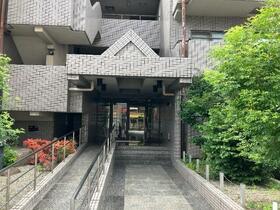 15/15 エントランス