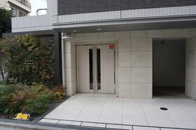 16/16 エントランス