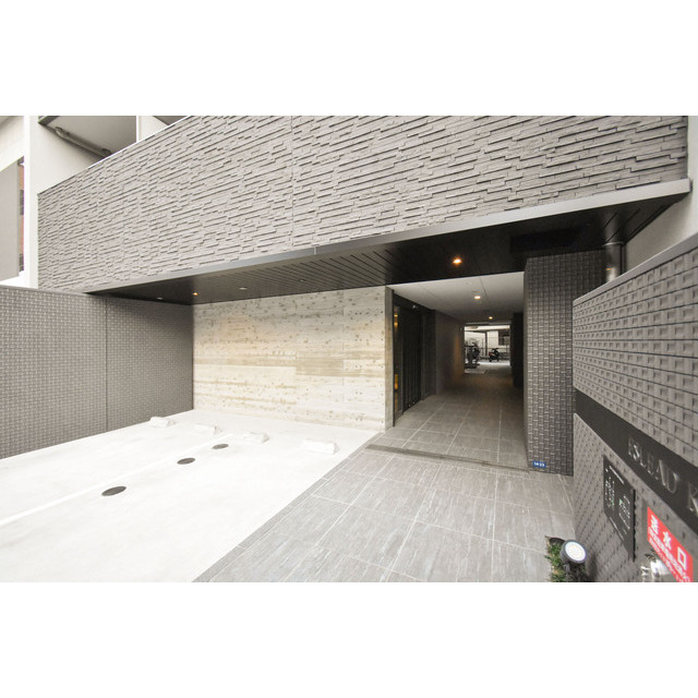 25/30 エントランス